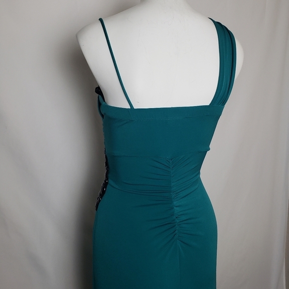 Sleeveless green gown nwot - Picture 4 of 8